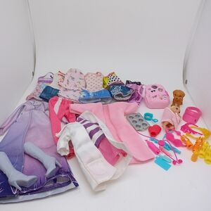 Vintage 33 Piece Barbie Doll Accessory clothes and accessory lot